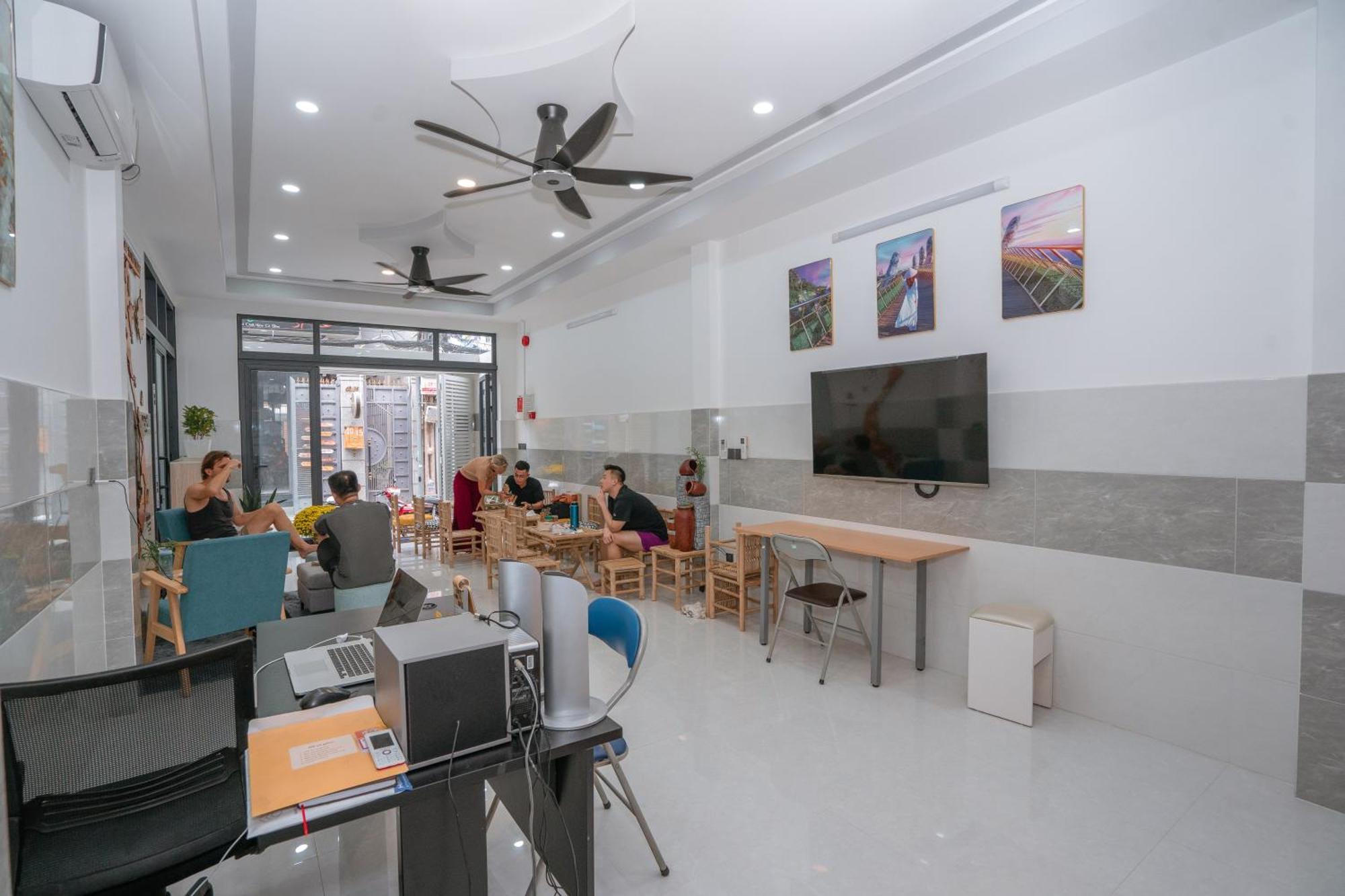 Aloha Saigon Premium Hostel By Local Travel Experts - Newly Opened, Less-Touristy Location, Spacious Rooms, Glass Shower Bathroom, Free Breakfast & Walking Tour Хошимин Экстерьер фото