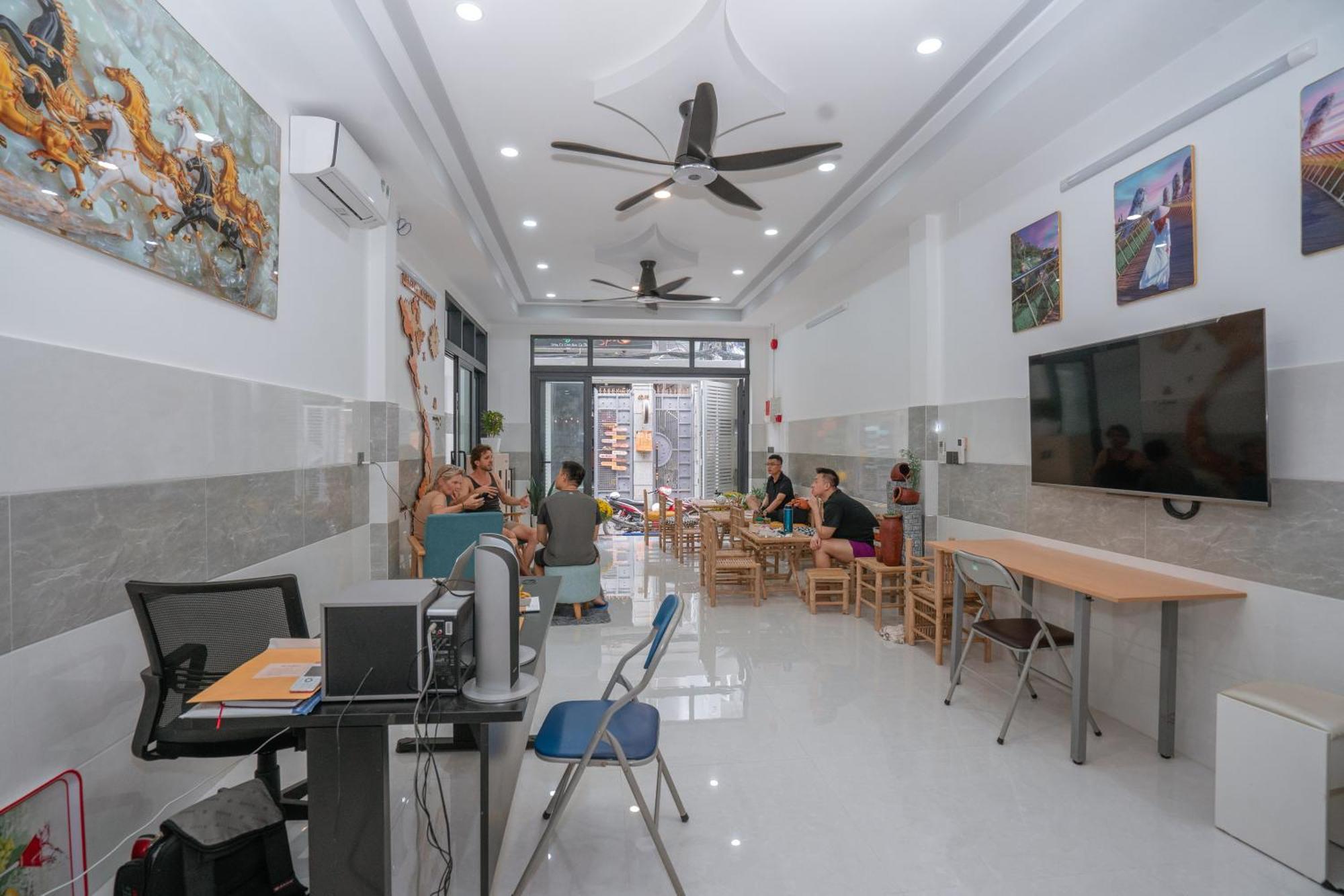 Aloha Saigon Premium Hostel By Local Travel Experts - Newly Opened, Less-Touristy Location, Spacious Rooms, Glass Shower Bathroom, Free Breakfast & Walking Tour Хошимин Экстерьер фото