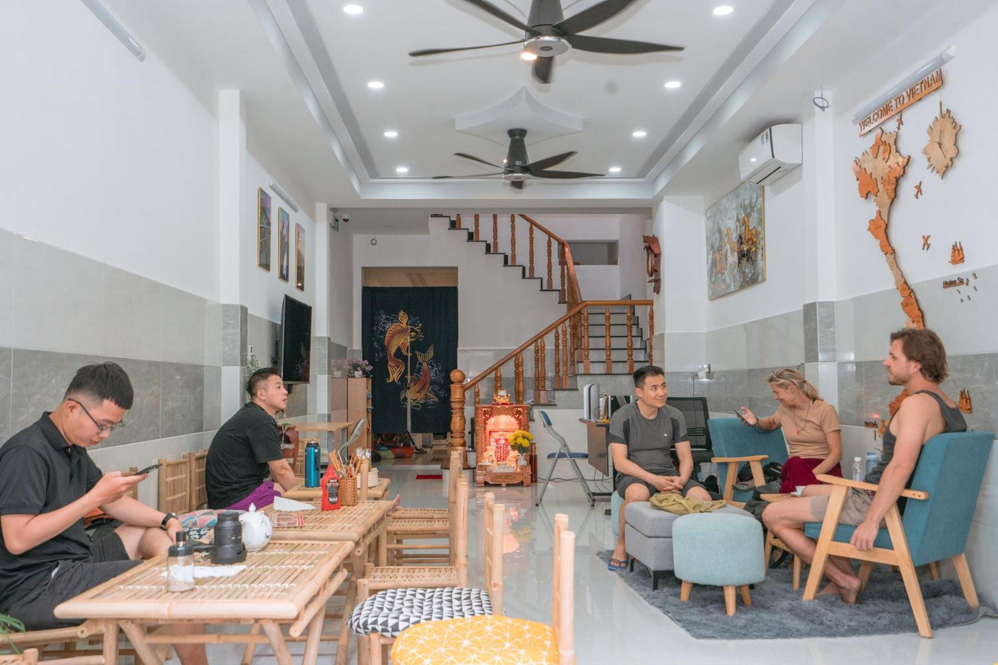 Aloha Saigon Premium Hostel By Local Travel Experts - Newly Opened, Less-Touristy Location, Spacious Rooms, Glass Shower Bathroom, Free Breakfast & Walking Tour Хошимин Экстерьер фото