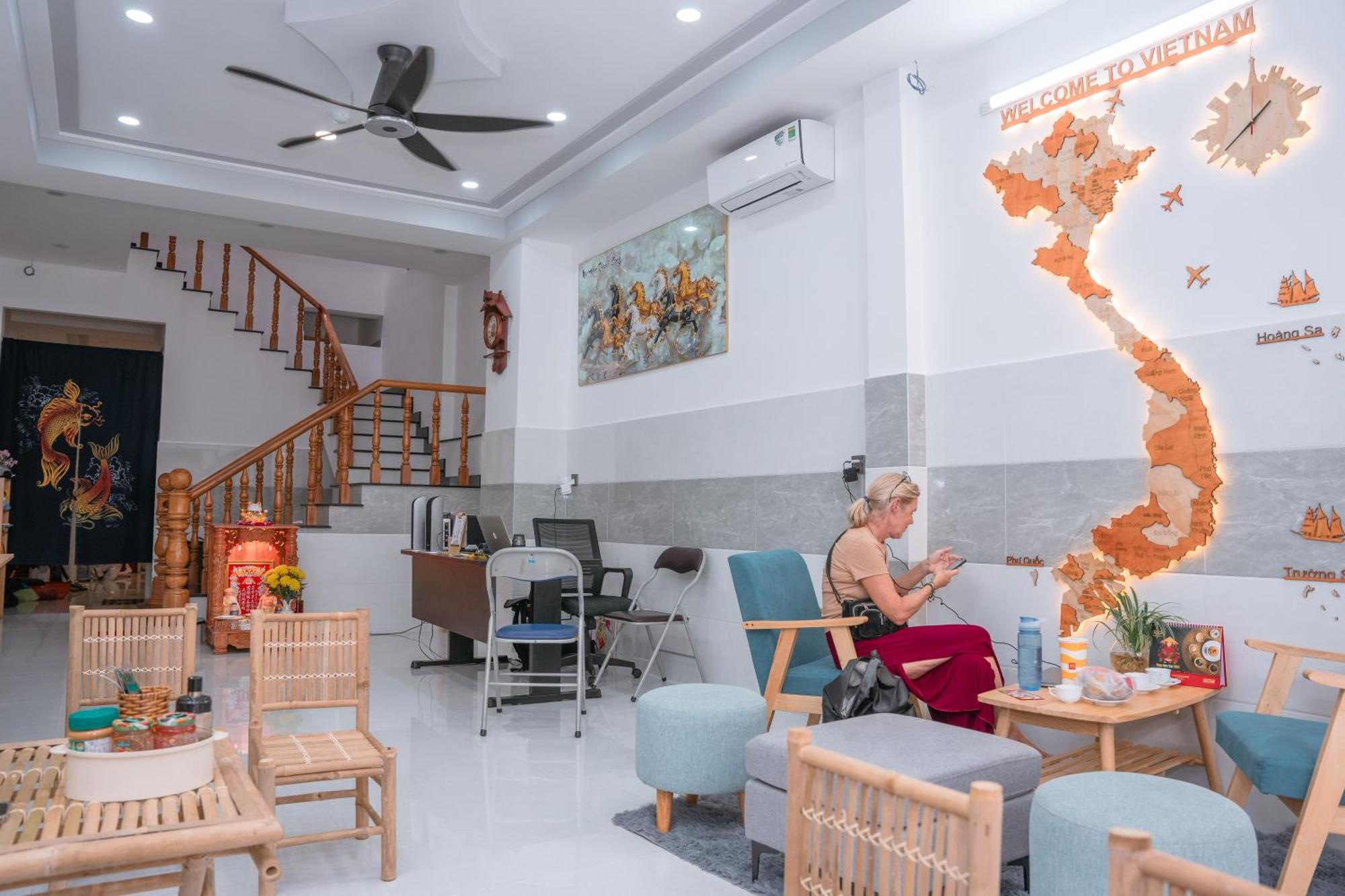Aloha Saigon Premium Hostel By Local Travel Experts - Newly Opened, Less-Touristy Location, Spacious Rooms, Glass Shower Bathroom, Free Breakfast & Walking Tour Хошимин Экстерьер фото