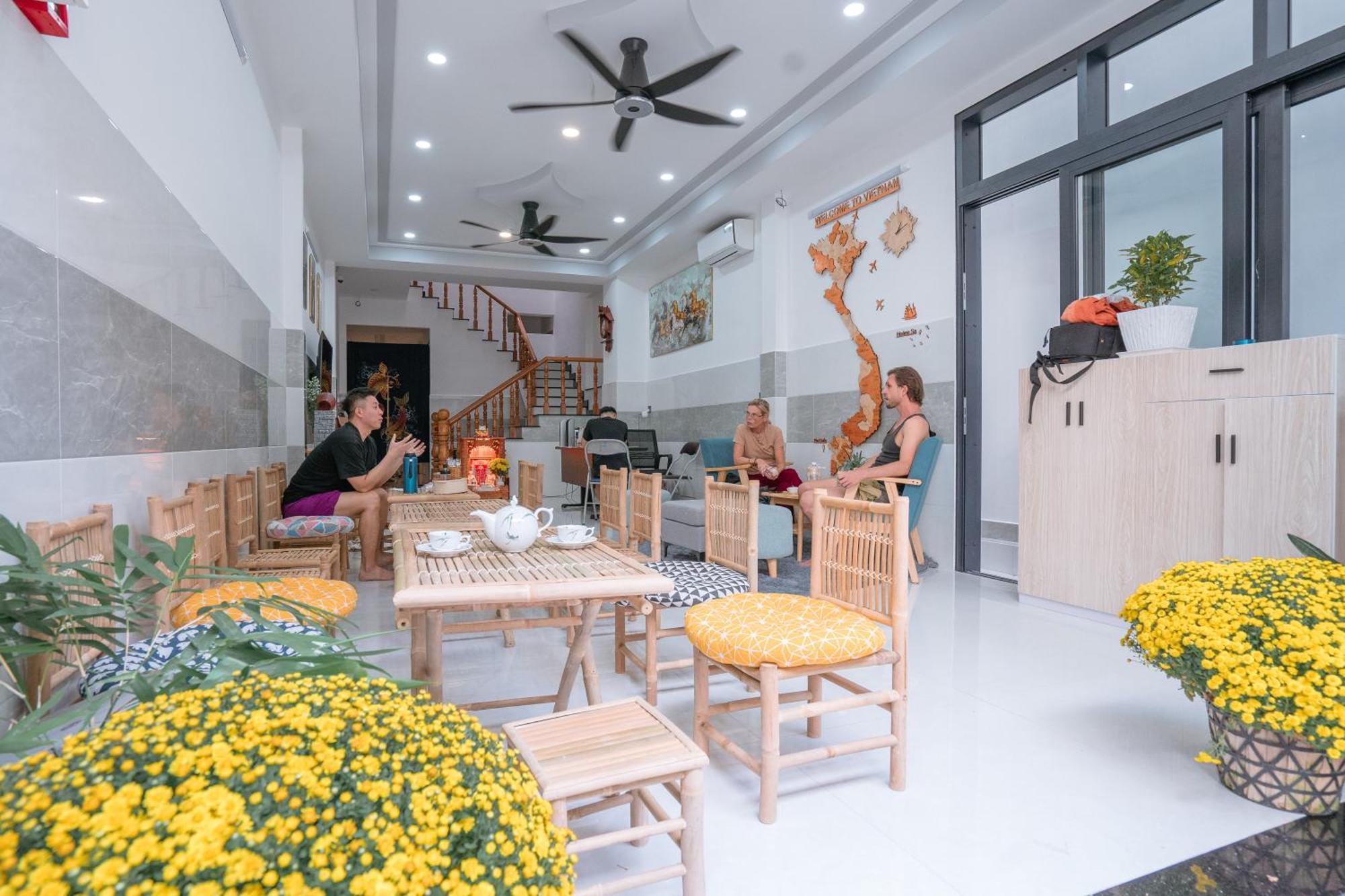 Aloha Saigon Premium Hostel By Local Travel Experts - Newly Opened, Less-Touristy Location, Spacious Rooms, Glass Shower Bathroom, Free Breakfast & Walking Tour Хошимин Экстерьер фото